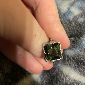 Dark Emerald Green woman’s ring
